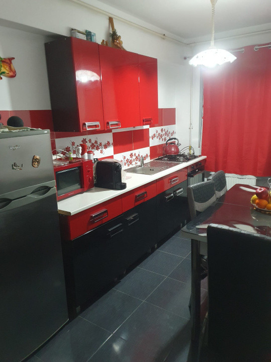 Apartament cu 2 camere,decomandat, 53 mp, zona Eroilor