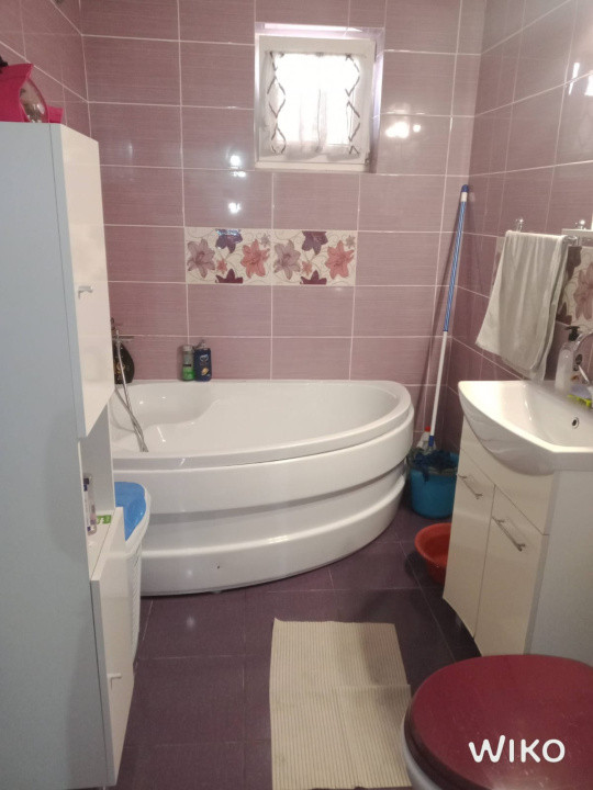 Apartament cu 2 camere,decomandat, 53 mp, zona Eroilor