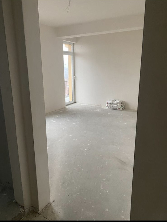 Apartament 66 mp utili +balcon , etaj intermediar , centru Gilau 