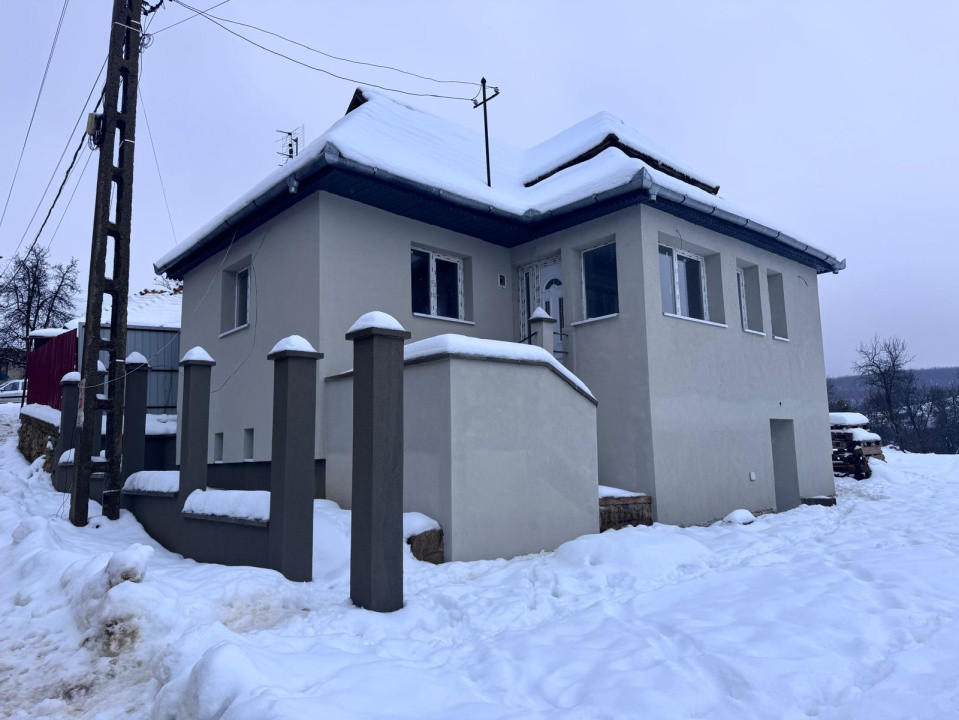 Casa de Vanzare , 2400 mp teren, Salicea 