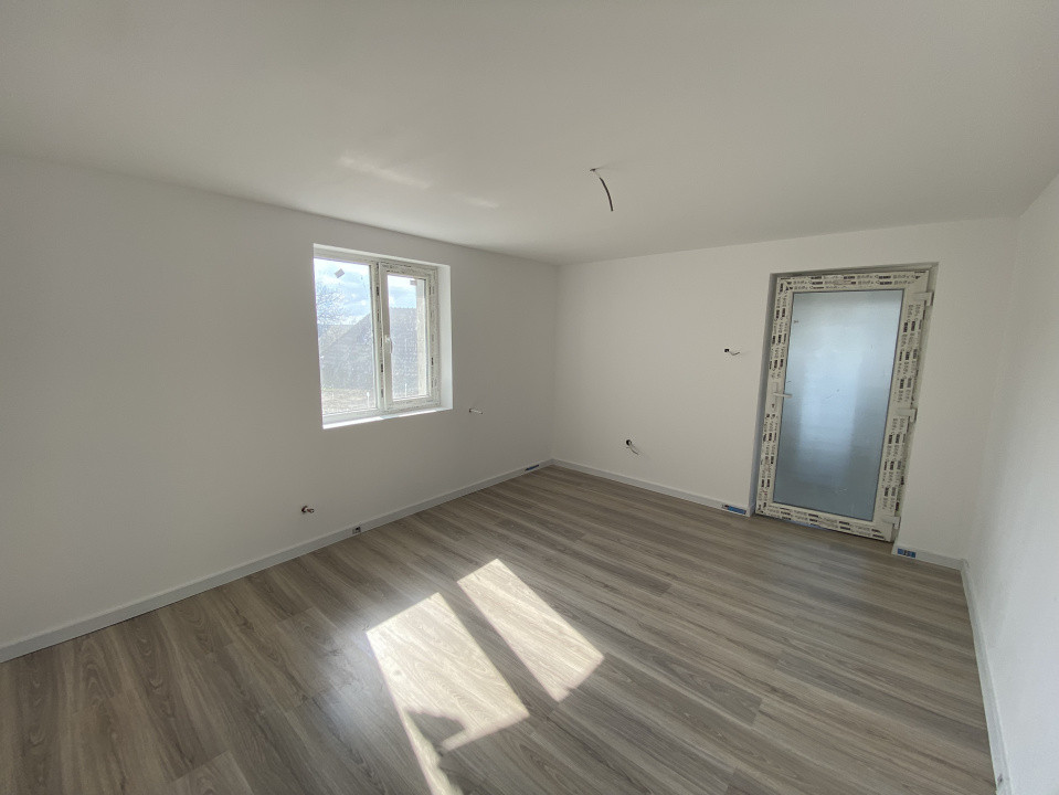 Casa finisata de vanzare , 1,5 km de Salicea 