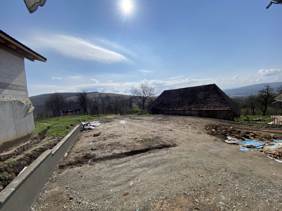 Casa finisata de vanzare , 1,5 km de Salicea 