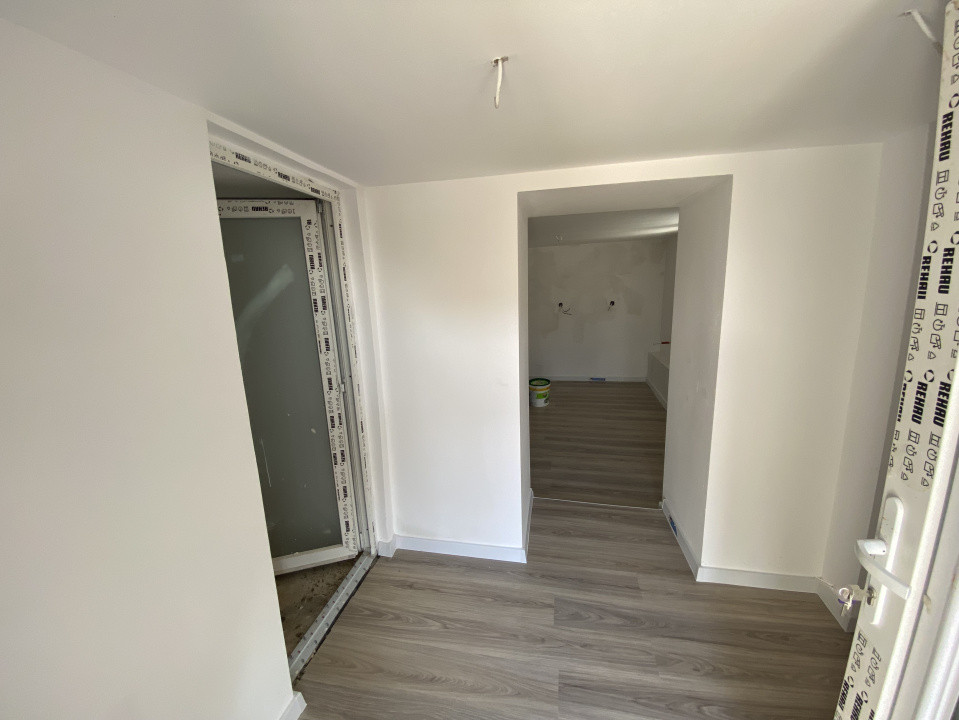 Casa finisata de vanzare , 1,5 km de Salicea 