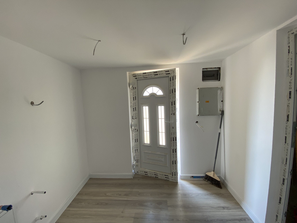 Casa finisata de vanzare , 1,5 km de Salicea 
