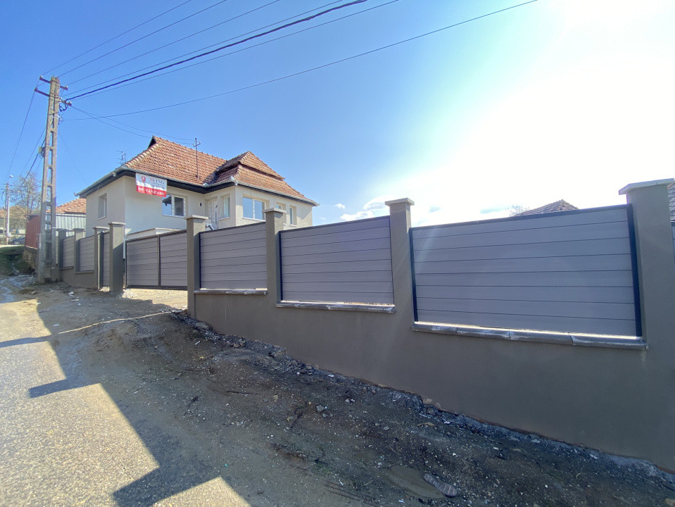 Casa finisata de vanzare , 1,5 km de Salicea 