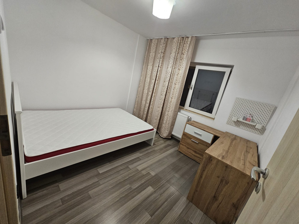 Apartament decomandat de vanzare, cu 3 camere, in Piata Zorilor, Cluj Napoca
