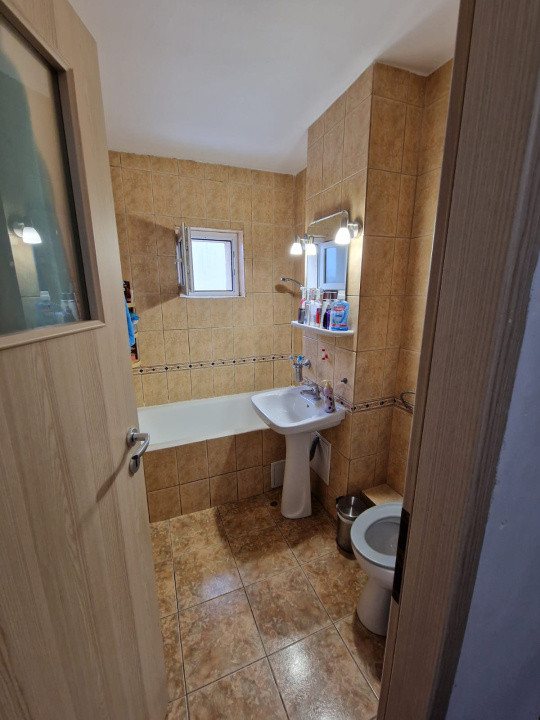 Apartament decomandat de vanzare, cu 3 camere, in Piata Zorilor, Cluj Napoca