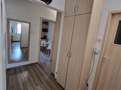 Apartament decomandat de vanzare, cu 3 camere, in Piata Zorilor, Cluj Napoca