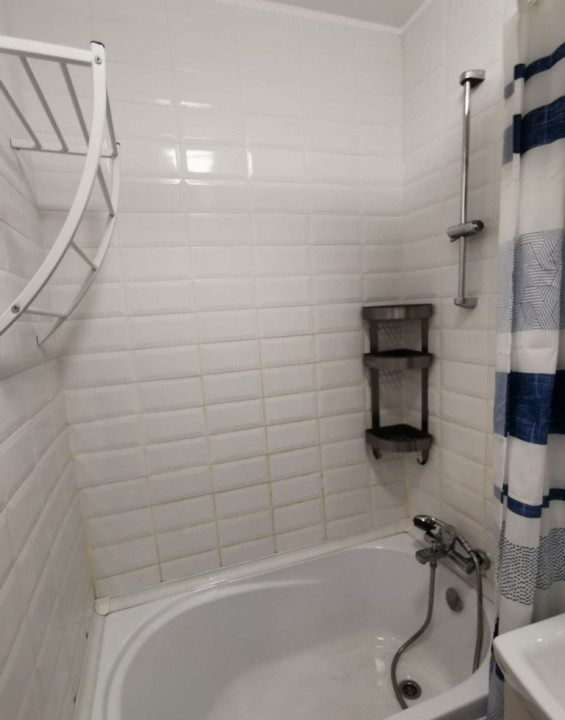 Apartament 3 camere, 38mp, posibilitate preluare chiriasi, zona Alverna