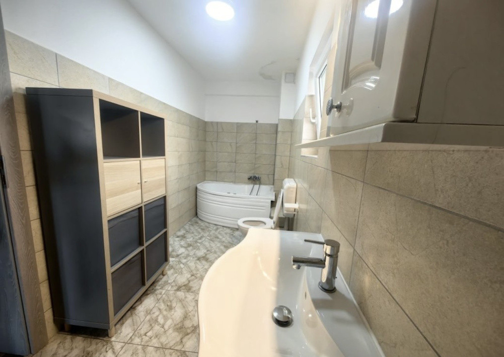 Apartament tip Penthouse, 4 camere, 2 bai, zona Grigorescu 