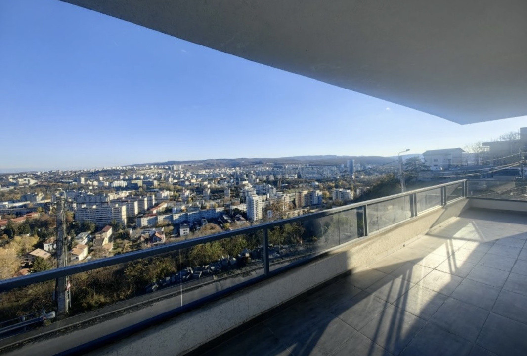 Apartament tip Penthouse, 4 camere, 2 bai, zona Grigorescu 