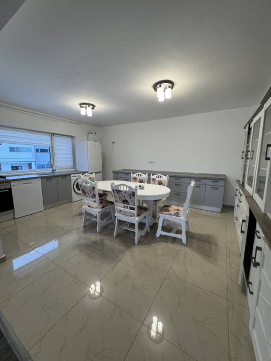 Apartament tip Penthouse, 4 camere, 2 bai, zona Grigorescu 