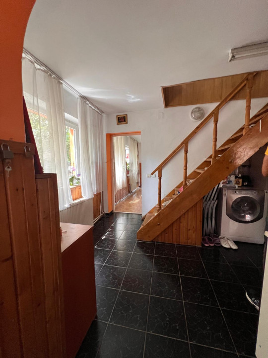 Schimb: Casa cu 3 camere plus 2 anexe, 120 MP + Teren 179 MP, Gruia