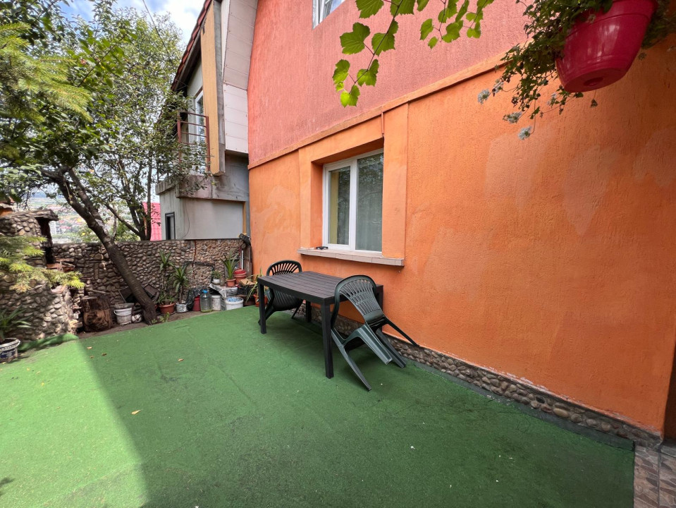 Schimb: Casa cu 3 camere plus 2 anexe, 120 MP + Teren 179 MP, Gruia