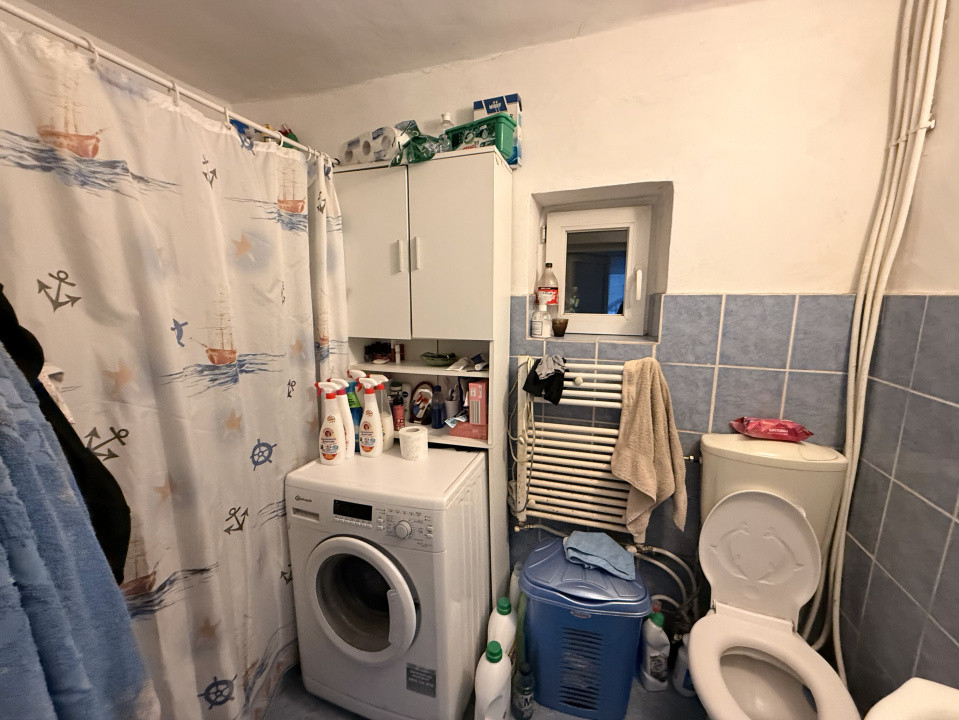 Schimb: Casa cu 3 camere plus 2 anexe, 120 MP + Teren 179 MP, Gruia