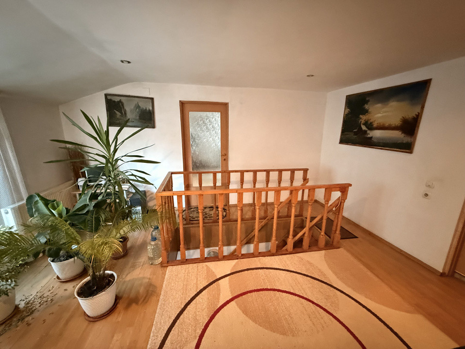 Schimb: Casa cu 3 camere plus 2 anexe, 120 MP + Teren 179 MP, Gruia