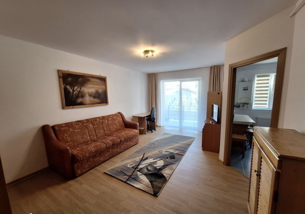 Apartament zona Florilor , etaj 1 ,balcon 