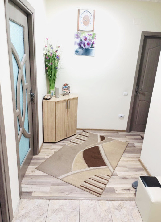 Apartament  58 mp utili +balcon , parcare ,parter înalt ,zona Eroilor