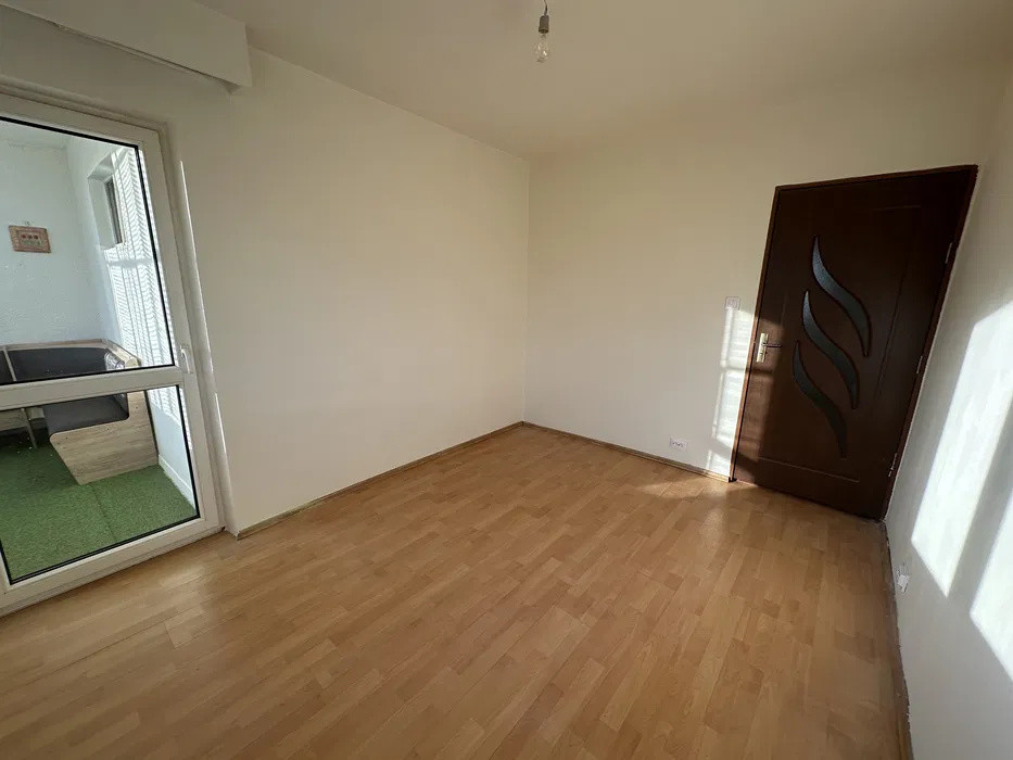 Apartament 3 camere decomandate 65mp+balcon