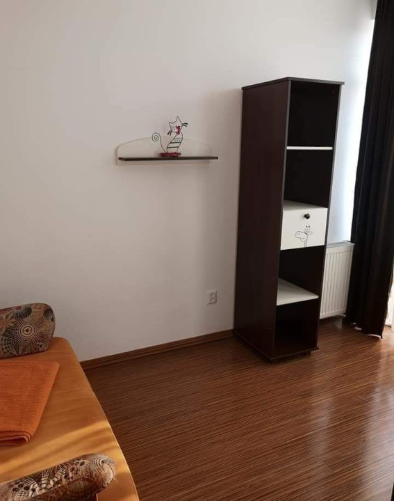 Aparament 3 camere ,2 balcoane , zona Parcul Poligon 