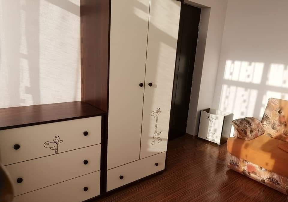 Aparament 3 camere ,2 balcoane , zona Parcul Poligon 