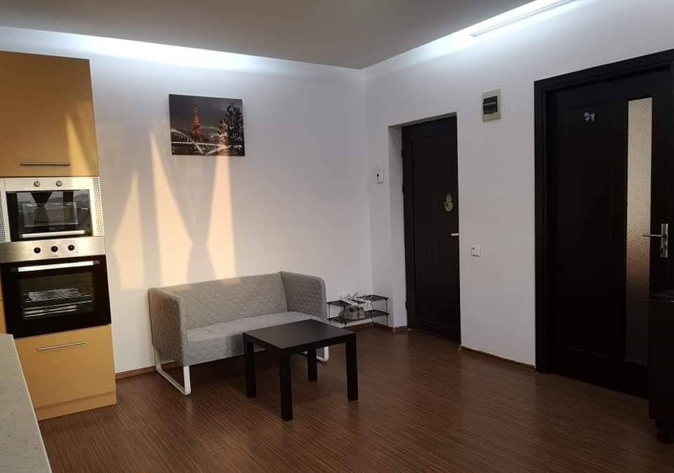 Aparament 3 camere ,2 balcoane , zona Parcul Poligon 