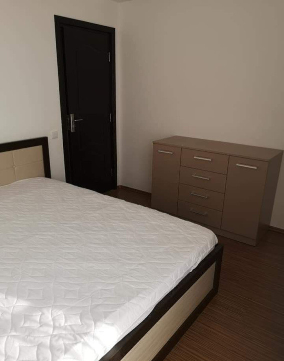 Aparament 3 camere ,2 balcoane , zona Parcul Poligon 