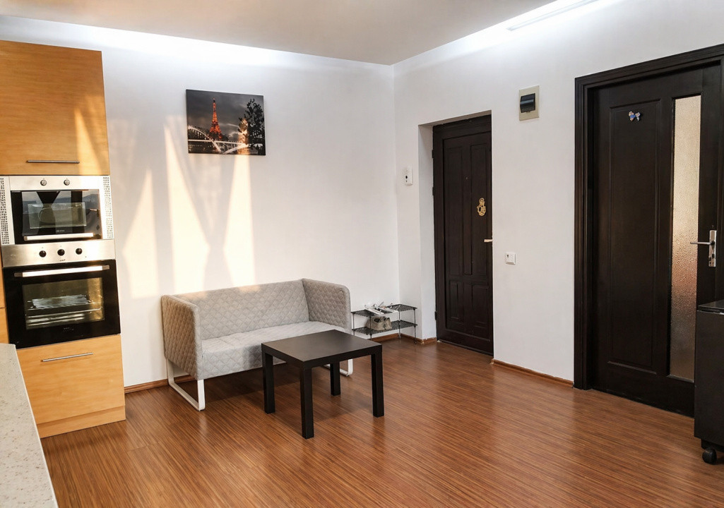 Aparament 3 camere ,2 balcoane , zona Parcul Poligon 