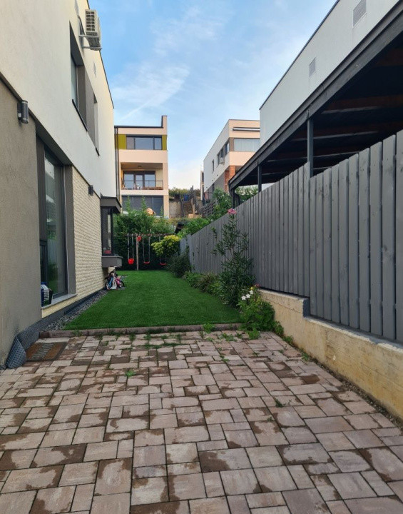 Duplex la cheie, 4 camere, 113 mp utili si 200 teren, zona Voronet