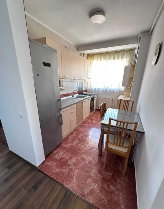 Apartament de 65 mp utili ,etaj intermediar
