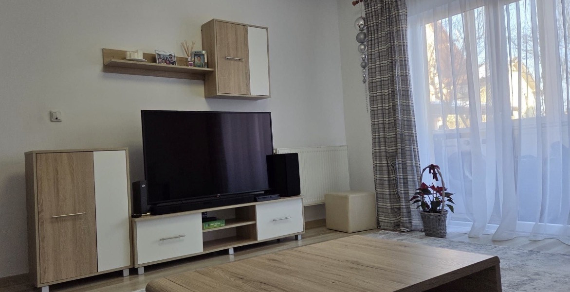 Apartament 2 amere decomandate , zona Ioan Rus