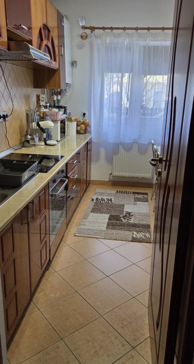 Apartament 2 amere decomandate , zona Ioan Rus