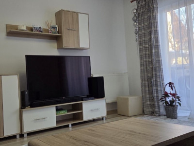 Apartament 2 amere decomandate , zona Ioan Rus