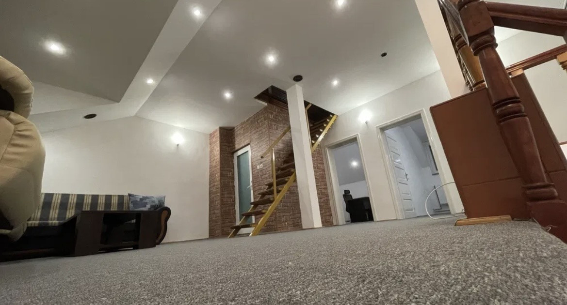 Casa de închiriat, 6 camere, 4 bai, zona Gheorgheni 