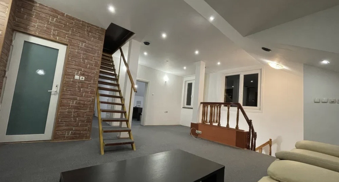 Casa de închiriat, 6 camere, 4 bai, zona Gheorgheni 