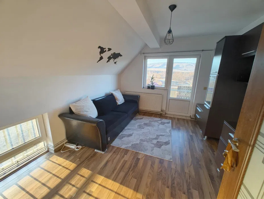 Apartament cu 3 camere, 52 mp, 2 balcoane, zona Muzeul Apei