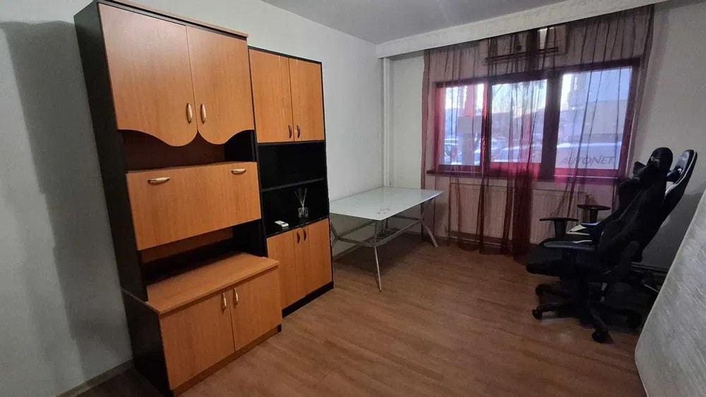 Apartament 3 camere decomandate intre lacuri