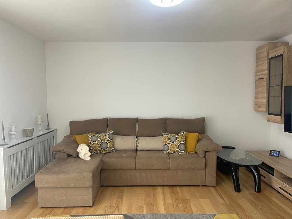 Apartament cu doua camere + gradina, semidecomandat, in Buna Ziua