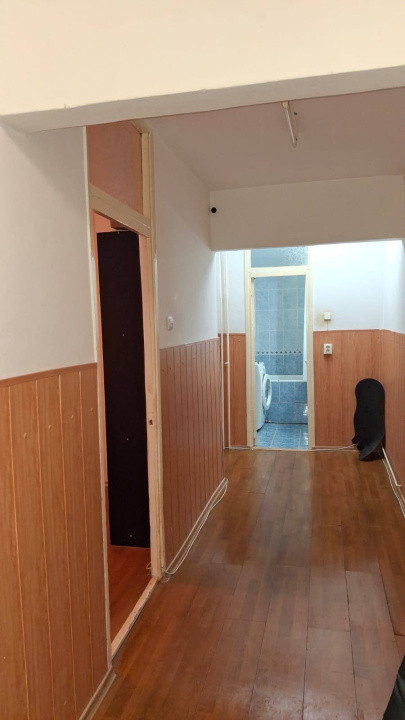 Apartament cu 3 camere, 65 mp, decomandat, zona Aurel Vlaicu