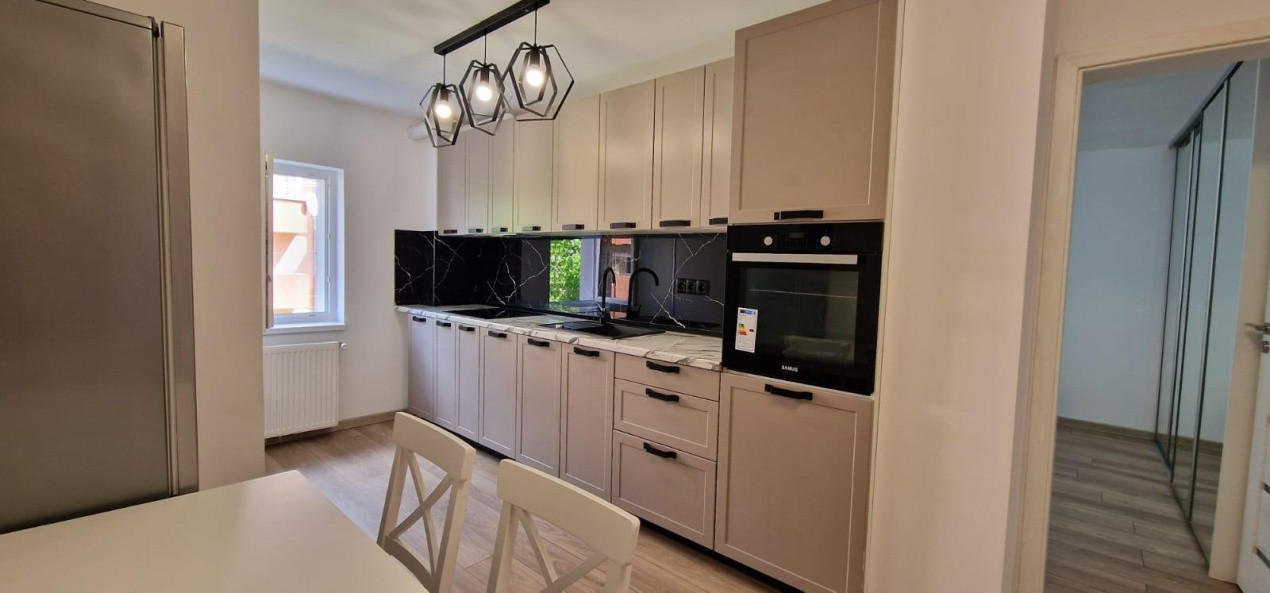 Apartament de 3 camere, 65 mp, decomandat, mobilat/utilat, Floresti