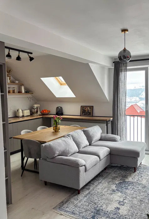 Apartament cu 3 camere 2 bai, 72 mp, la cheie, Zona Regal 