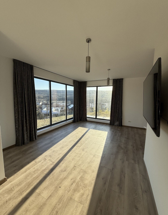 Casa individuală , finisată , 4 camere , 2 bai , 170 mp , zona Valea Chintaului 