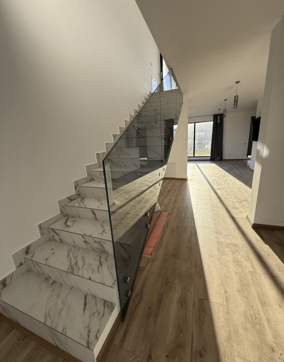 Casa individuală , finisată , 4 camere , 2 bai , 170 mp , zona Valea Chintaului 