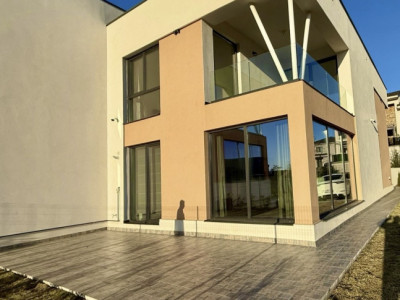 Casa individuală , finisată , 4 camere , 2 bai , 170 mp , zona Valea Chintaului 