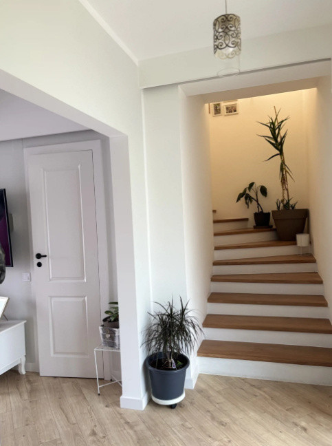 Casa 4 camere- La cheie / Garaj 2 locuri/ Ansamblu privat / Zona Terra