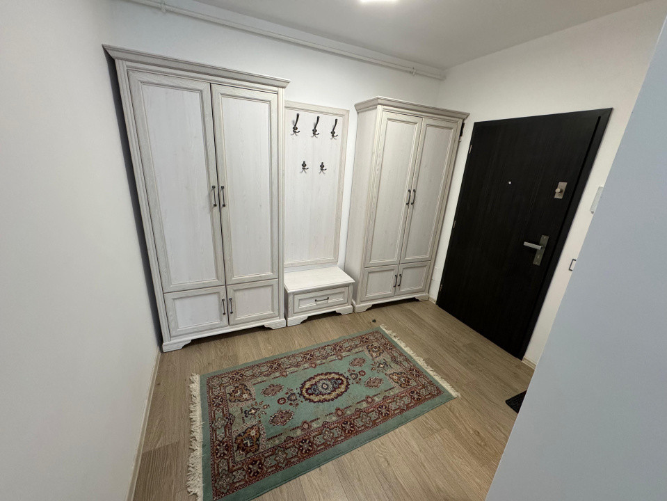 Apartament cu 2 camere, semidecomandat, zona Iris.