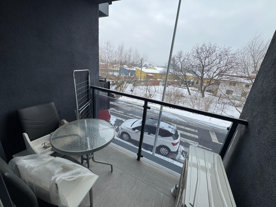 Apartament cu 2 camere, semidecomandat, zona Iris.