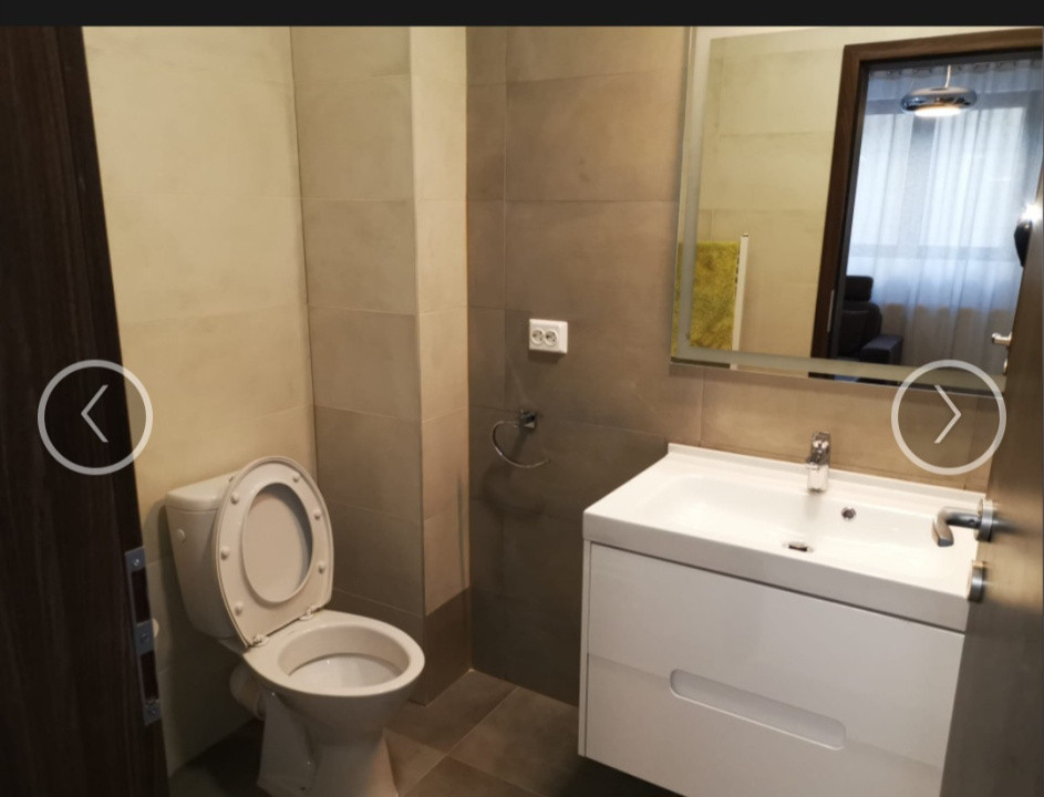 Se vinde apartament cu 3 camere, 77 mp, terasa 68 mp, parcare, zona Baciu