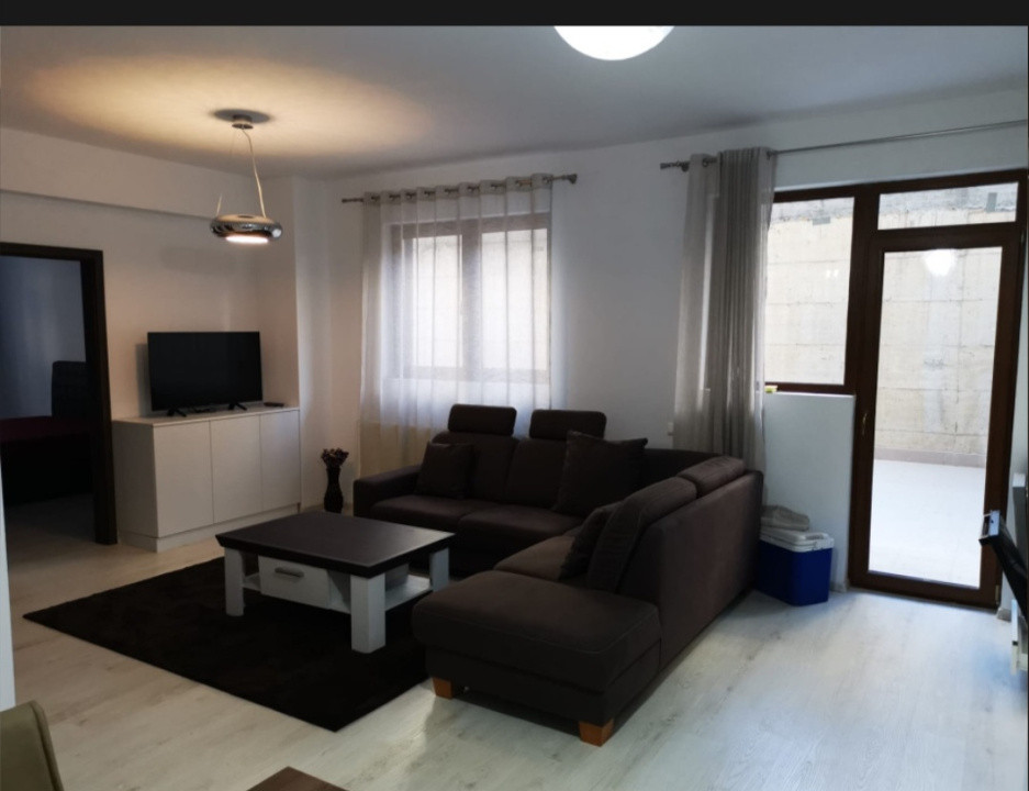Apartament cu 3 camere, 77 mp, terasa 68 mp, parcare, zona Baciu
