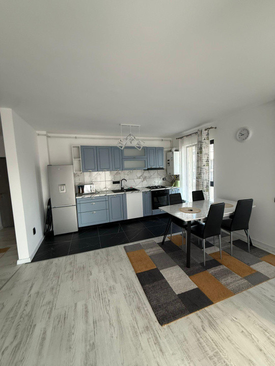 Apartament cu 2 camere, 47 mp, balcon de 24 mp, zona Eroilor